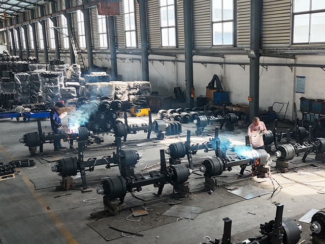 Proceso de fabricación de soldadura avanzada de Huayu Trailer